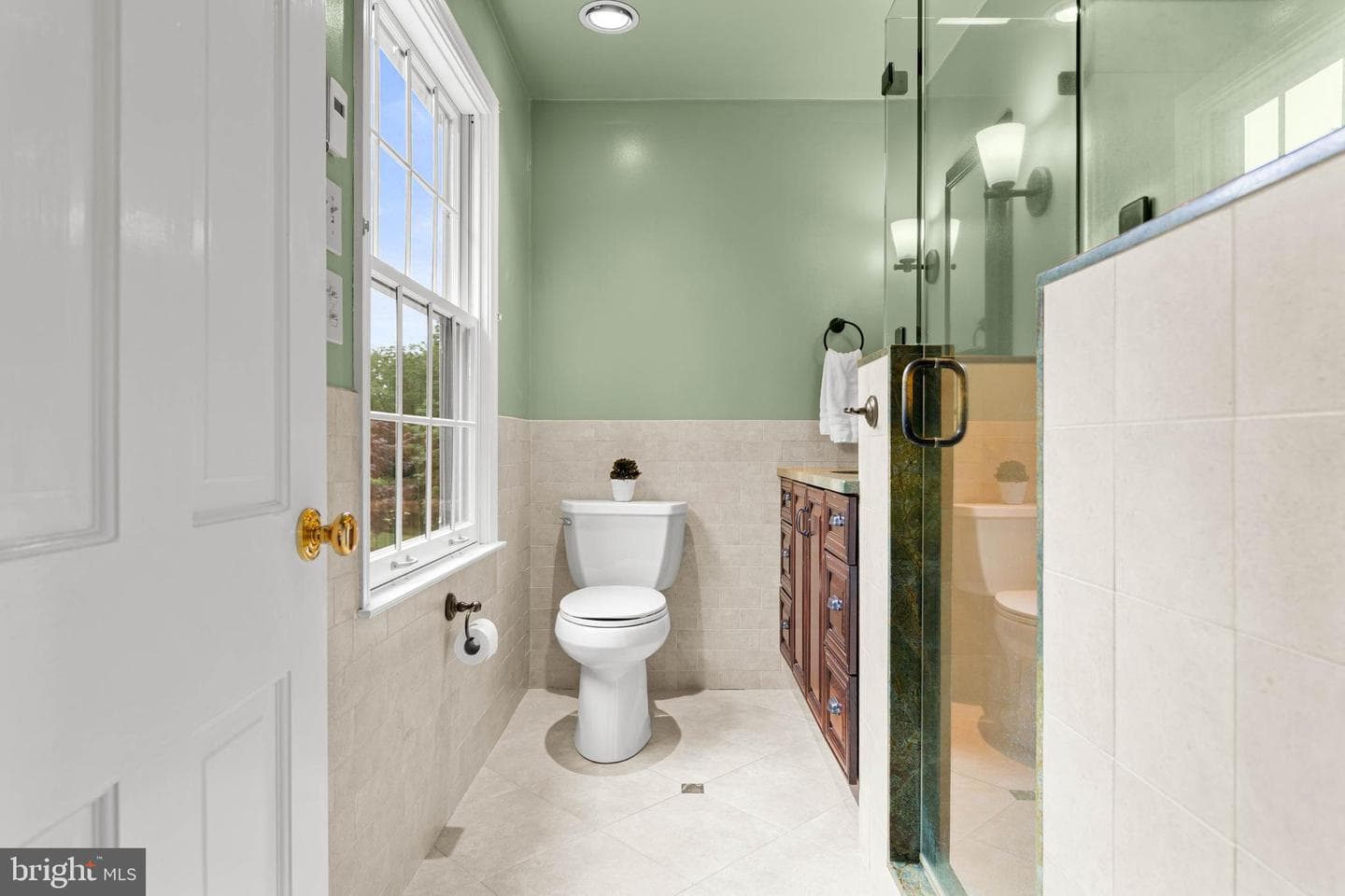 240 Church Road photo 42