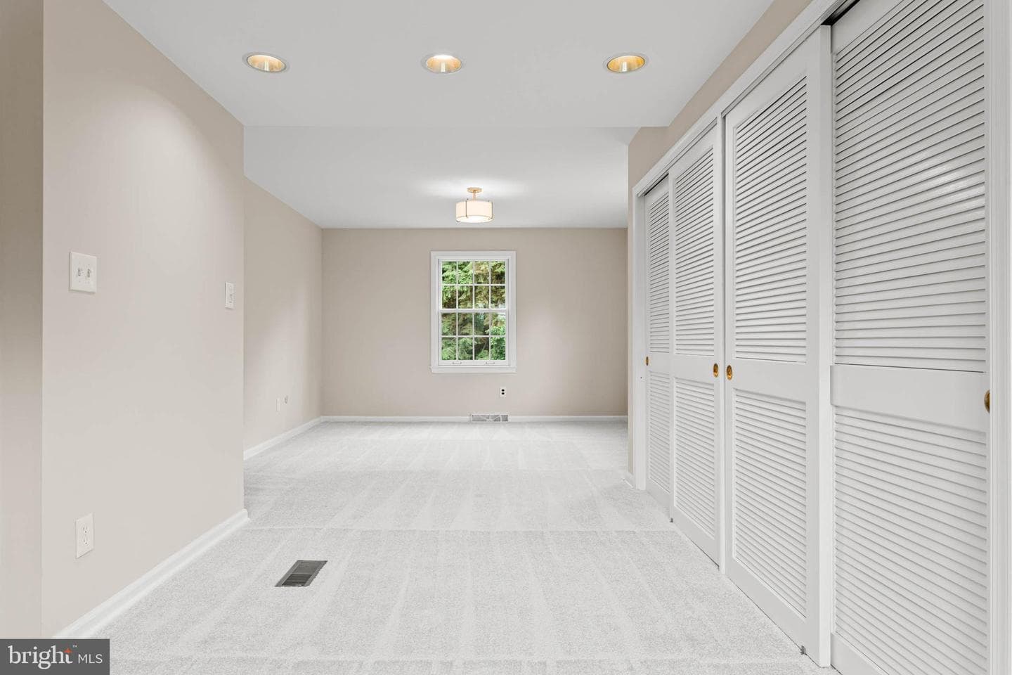 240 Church Road photo 45