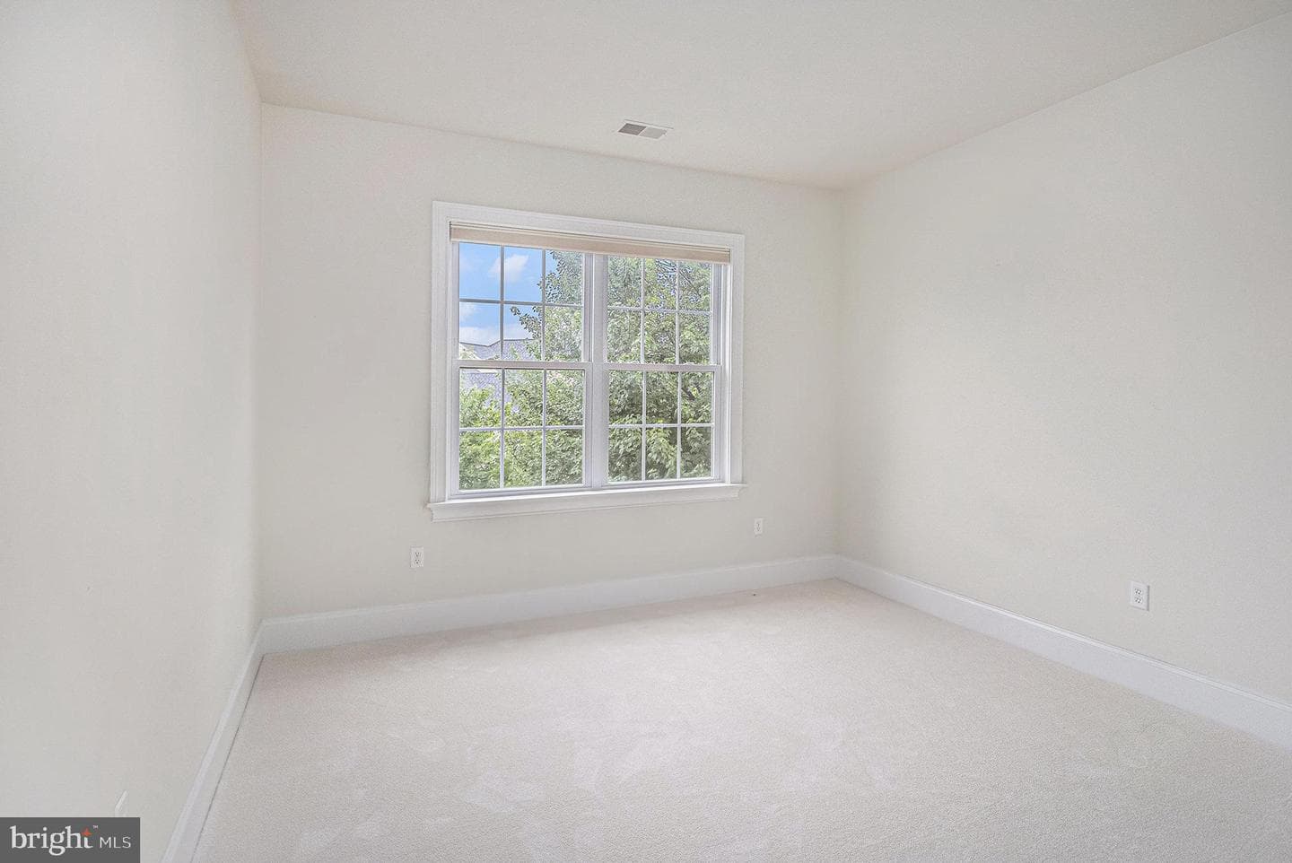 412 Thistle Drive photo 31