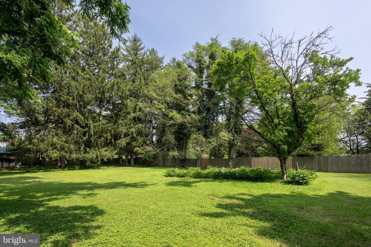 214 Sugartown Road photo 32