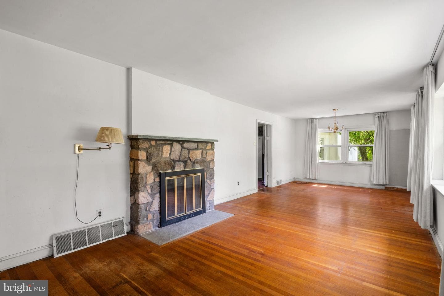 214 Sugartown Road photo 8
