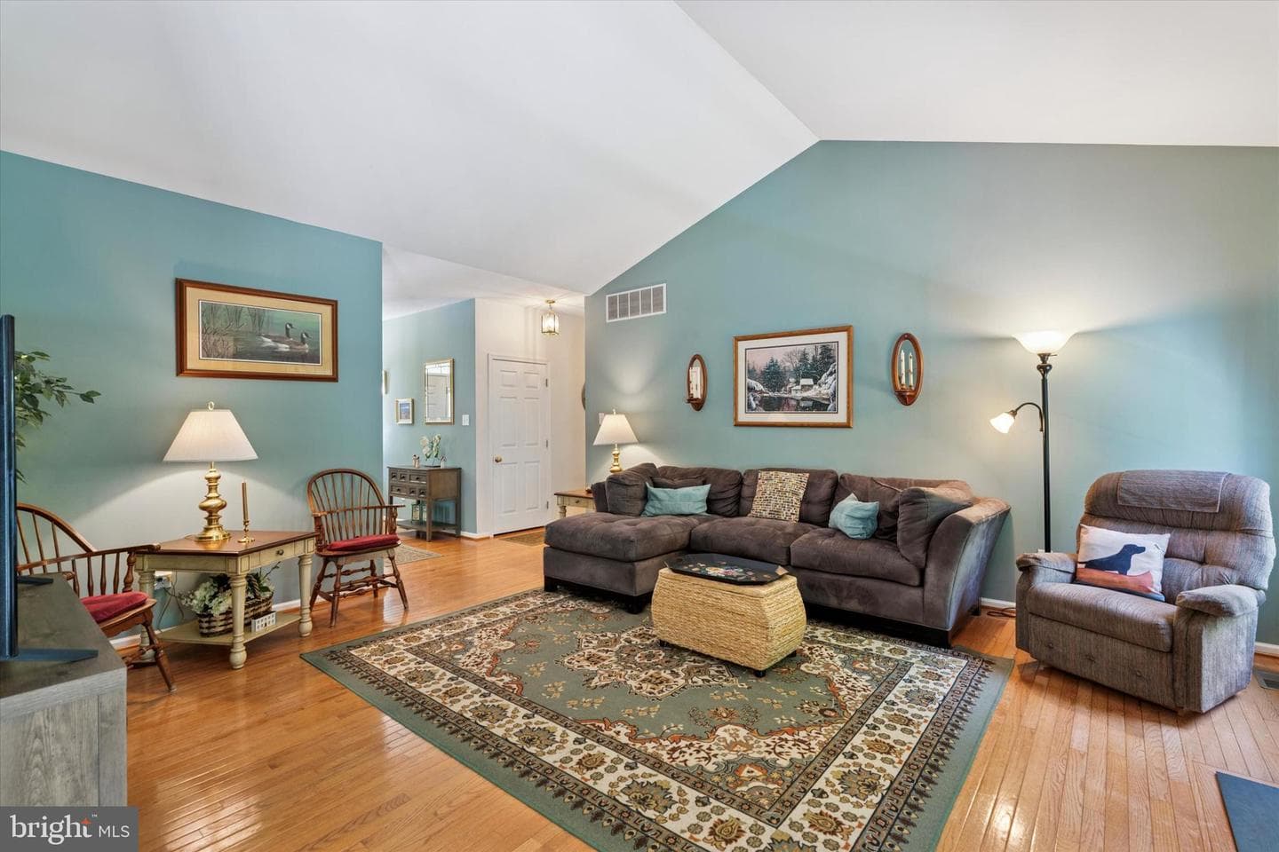 302 Cressent Court photo 4