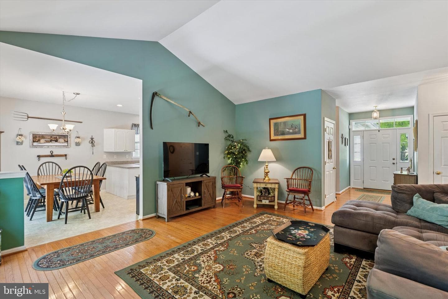 302 Cressent Court photo 5