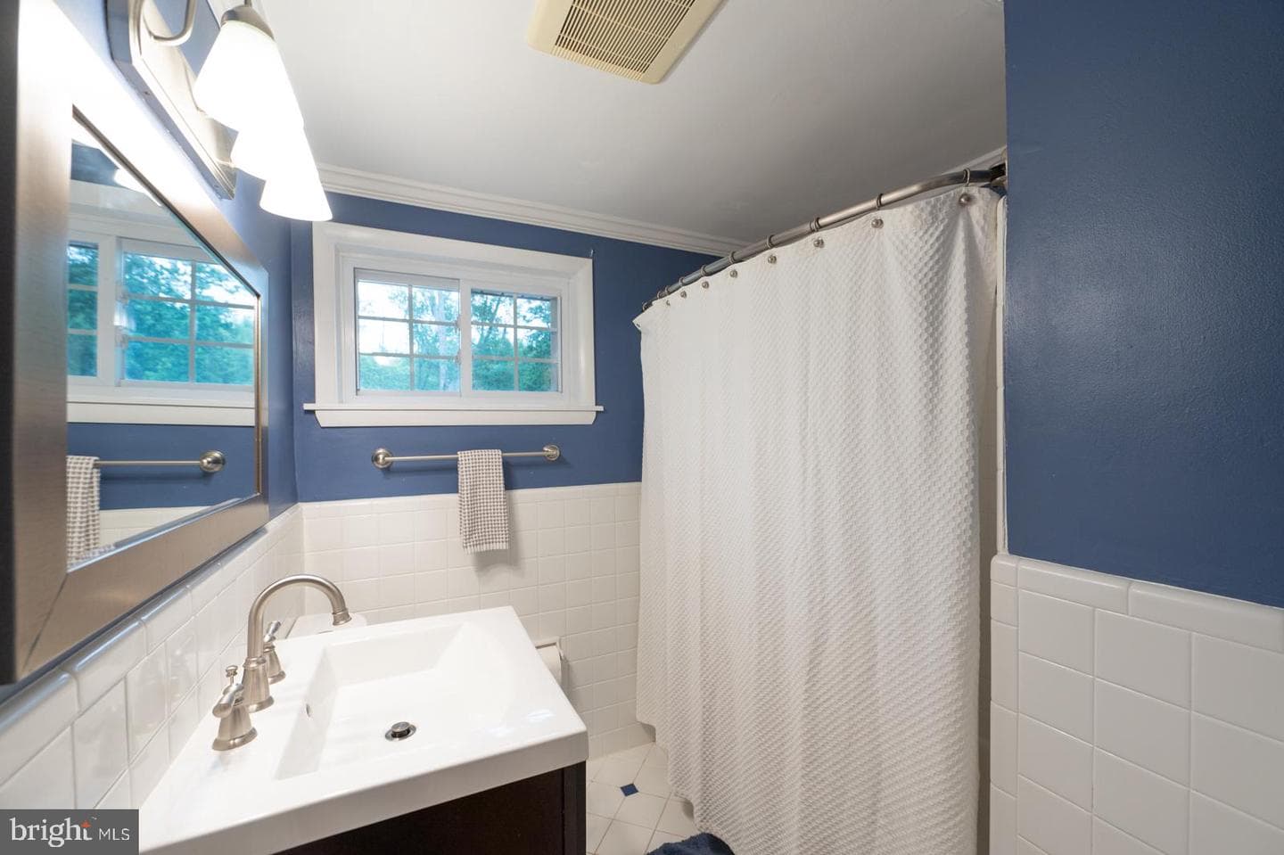 496 Black Swan Lane photo 26