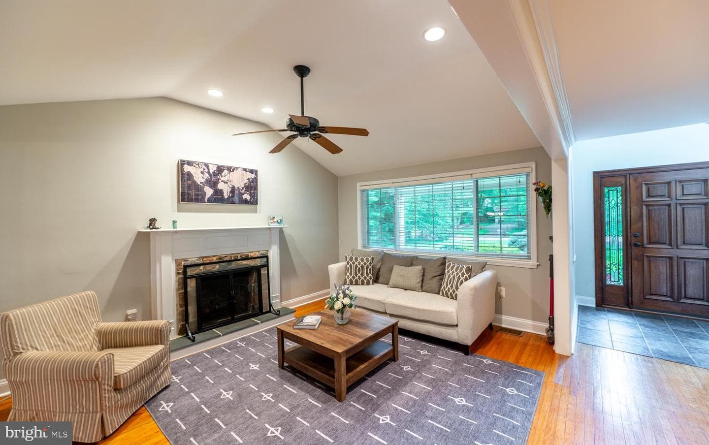 496 Black Swan Lane photo 3