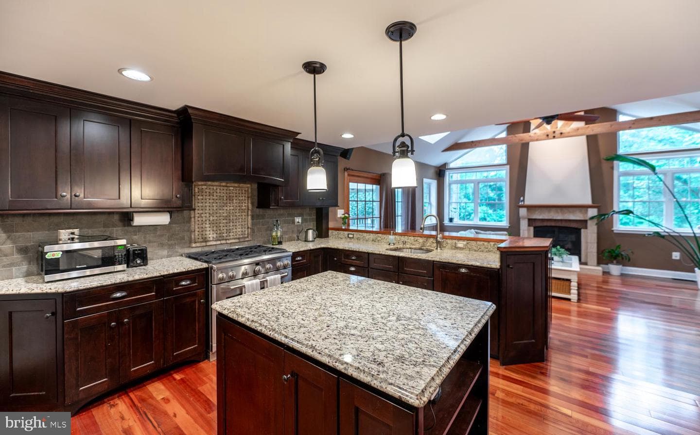 496 Black Swan Lane photo 6