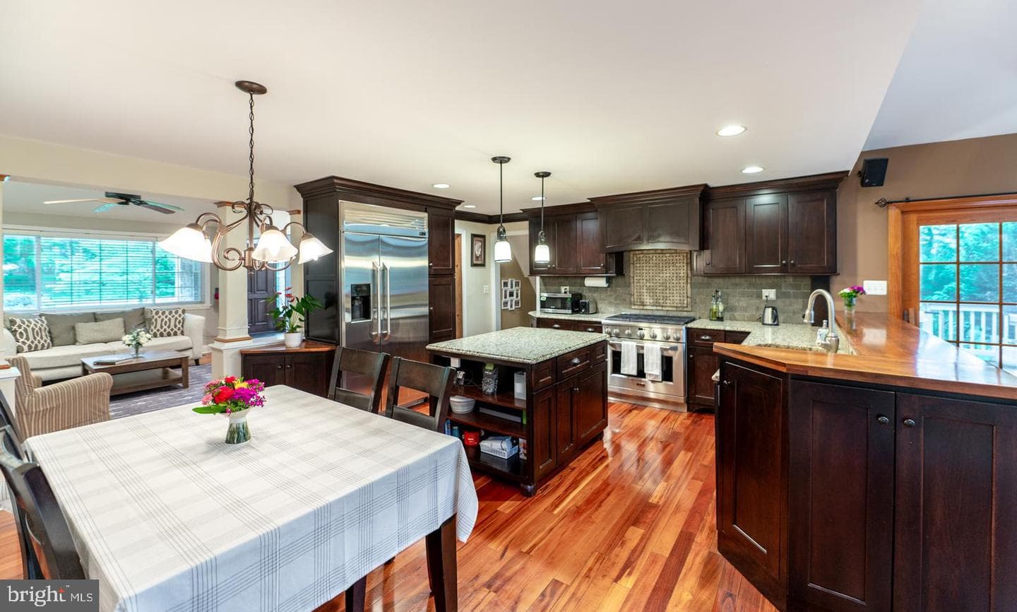 496 Black Swan Lane photo 7
