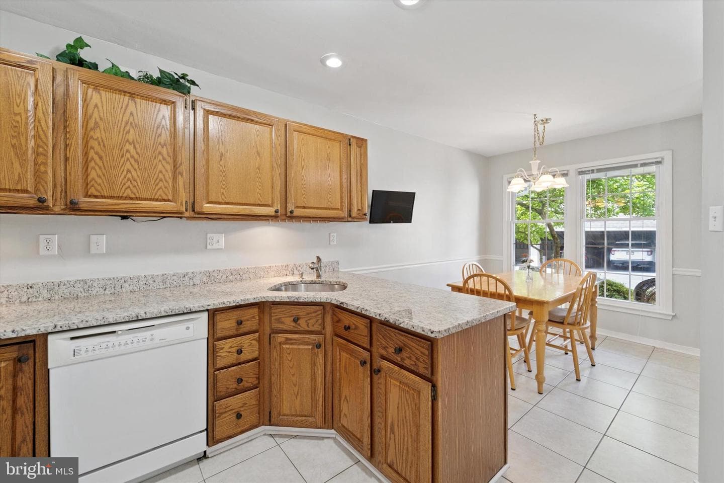 1305 Halifax Court #1305 photo 3