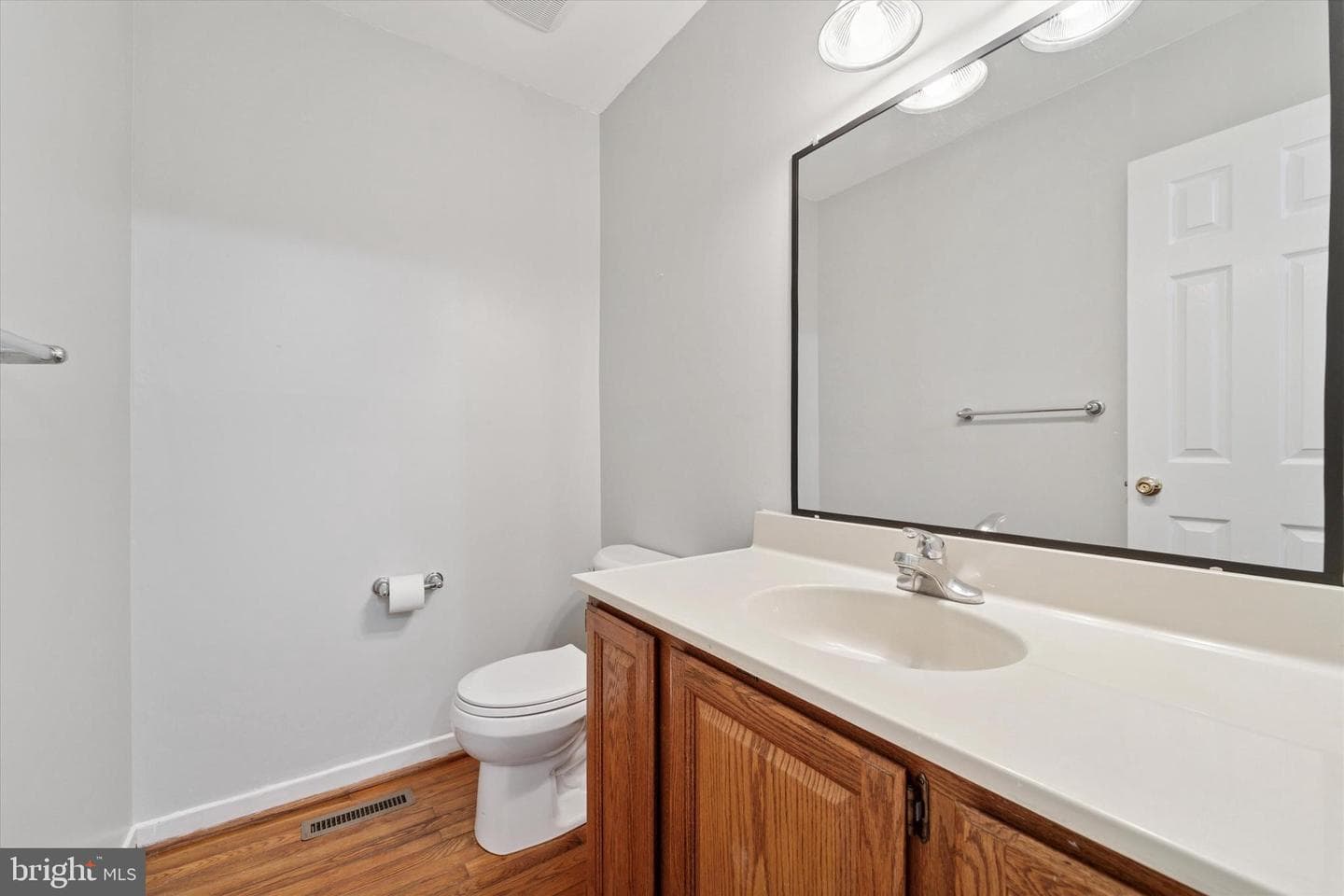 1305 Halifax Court #1305 photo 8