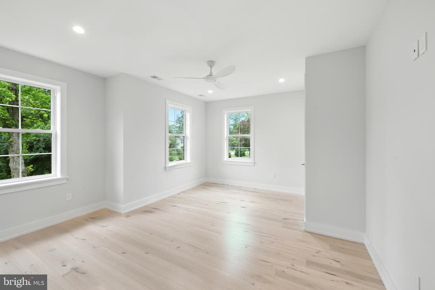 222 Hunters Lane photo 28