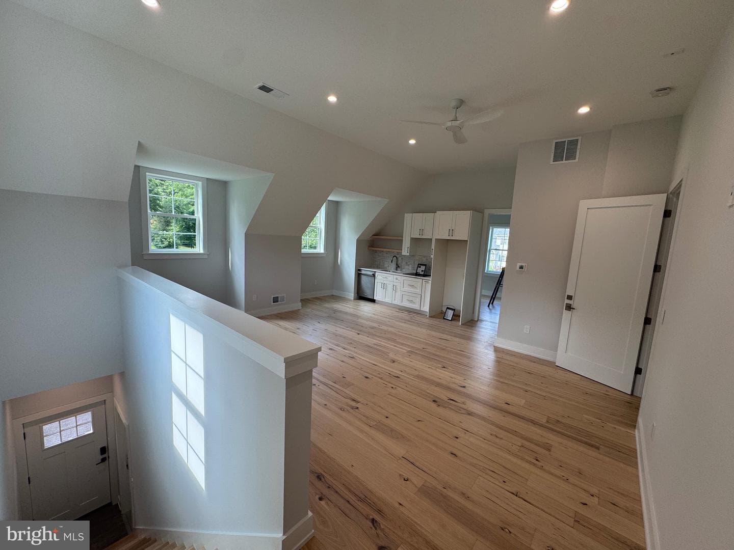 222 Hunters Lane photo 35