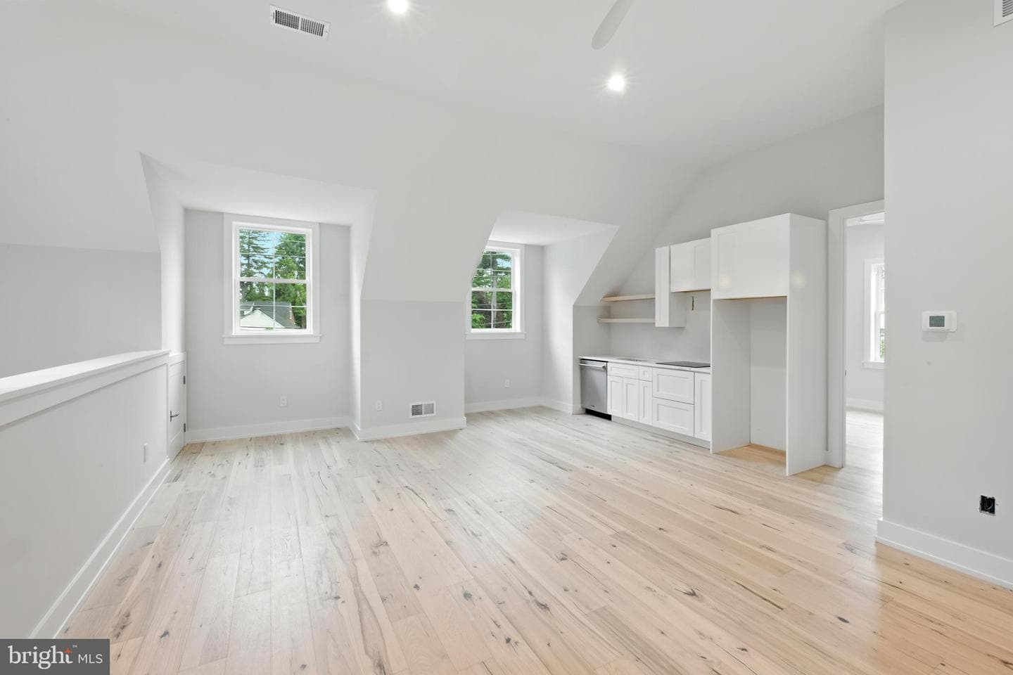 222 Hunters Lane photo 37