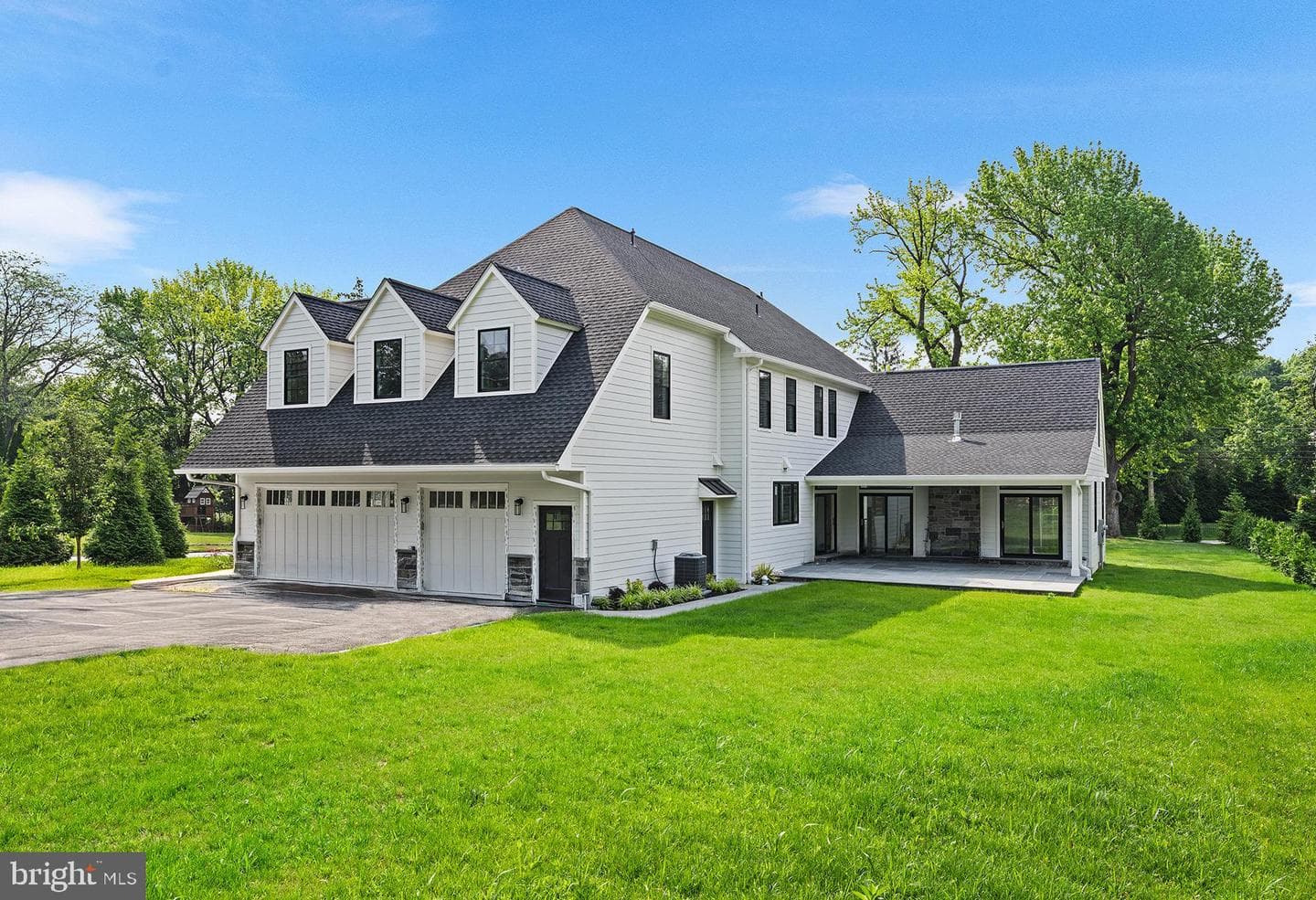 222 Hunters Lane photo 4