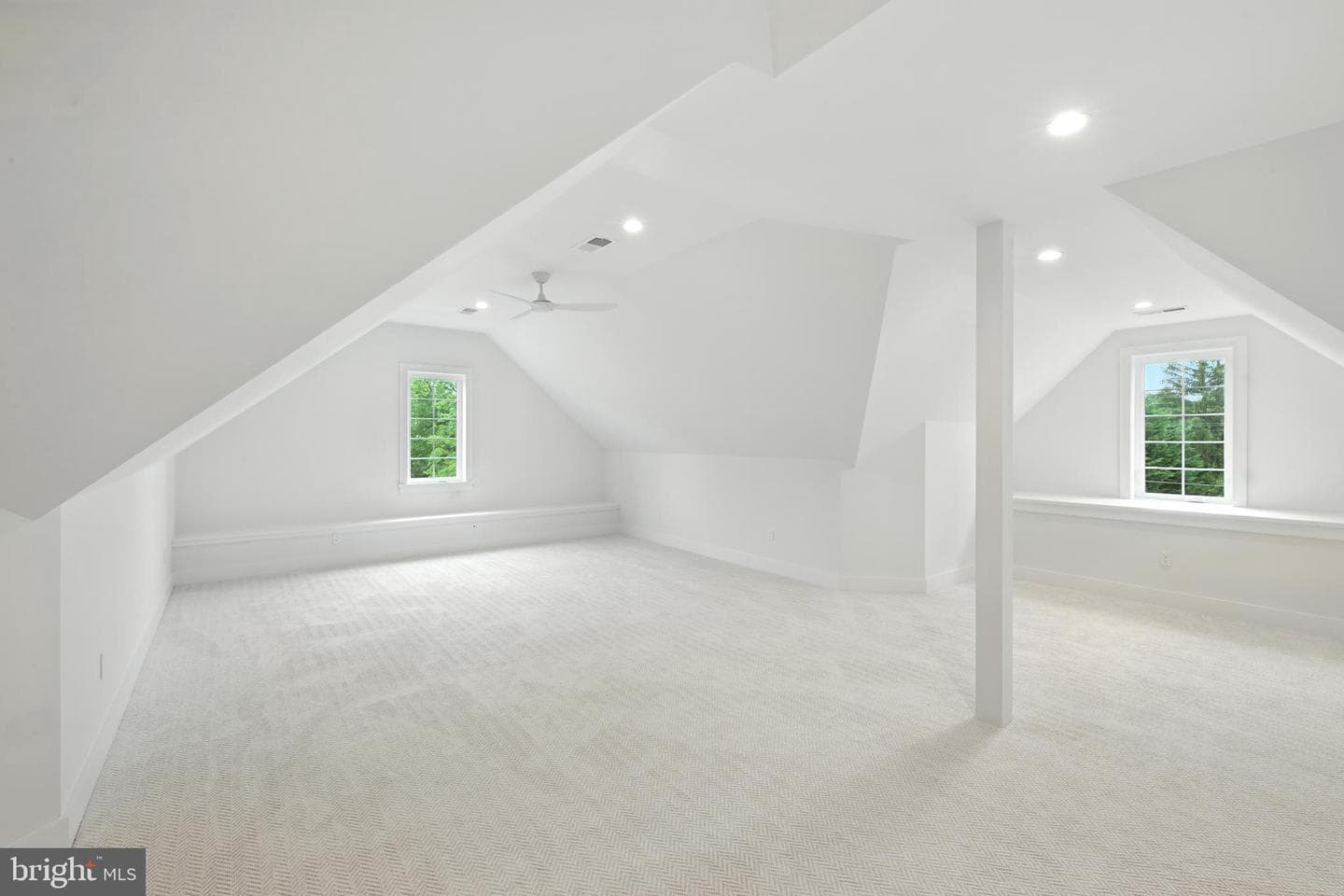 222 Hunters Lane photo 42