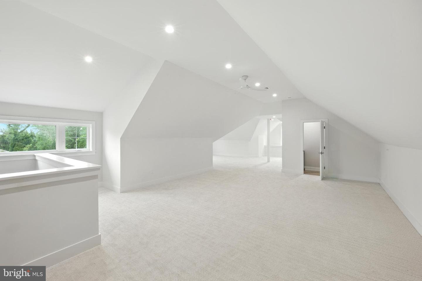 222 Hunters Lane photo 44