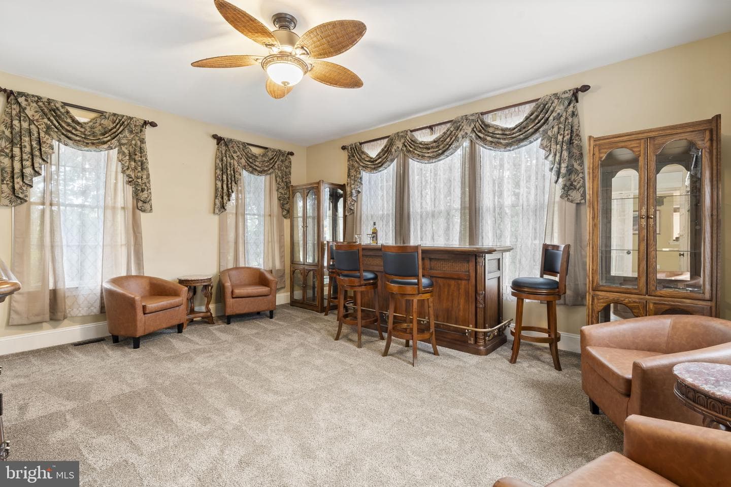 2 Windsor Court photo 10