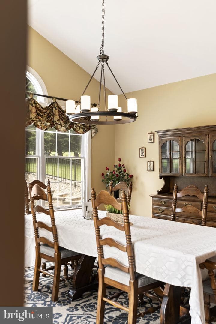 2 Windsor Court photo 17