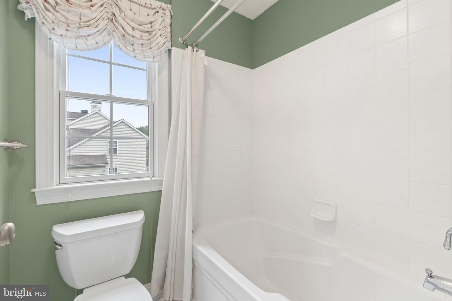 2 Windsor Court photo 32