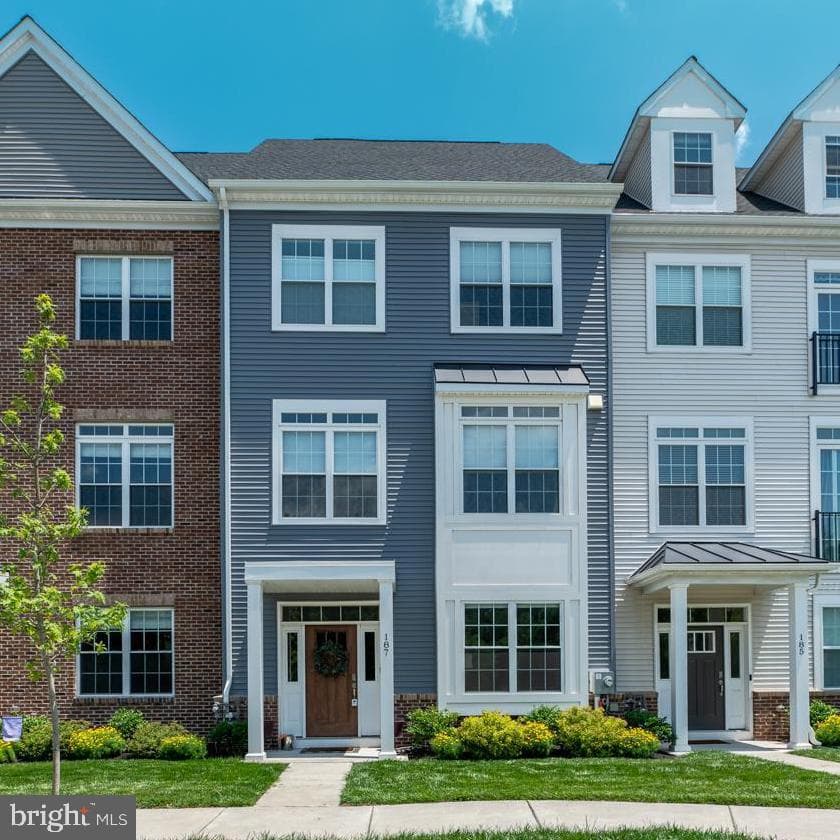 187 Smithworks Boulevard photo 1