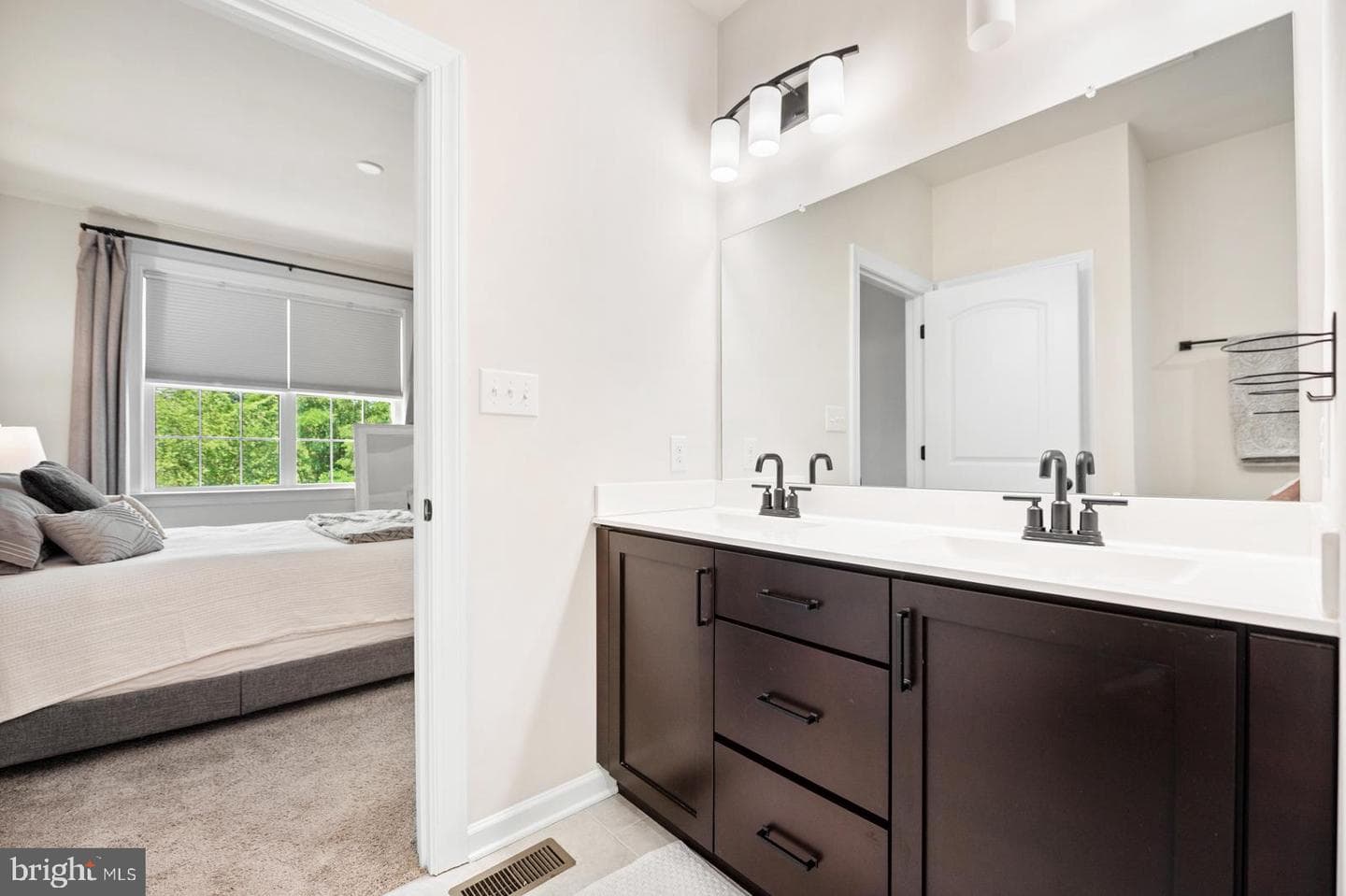 187 Smithworks Boulevard photo 30