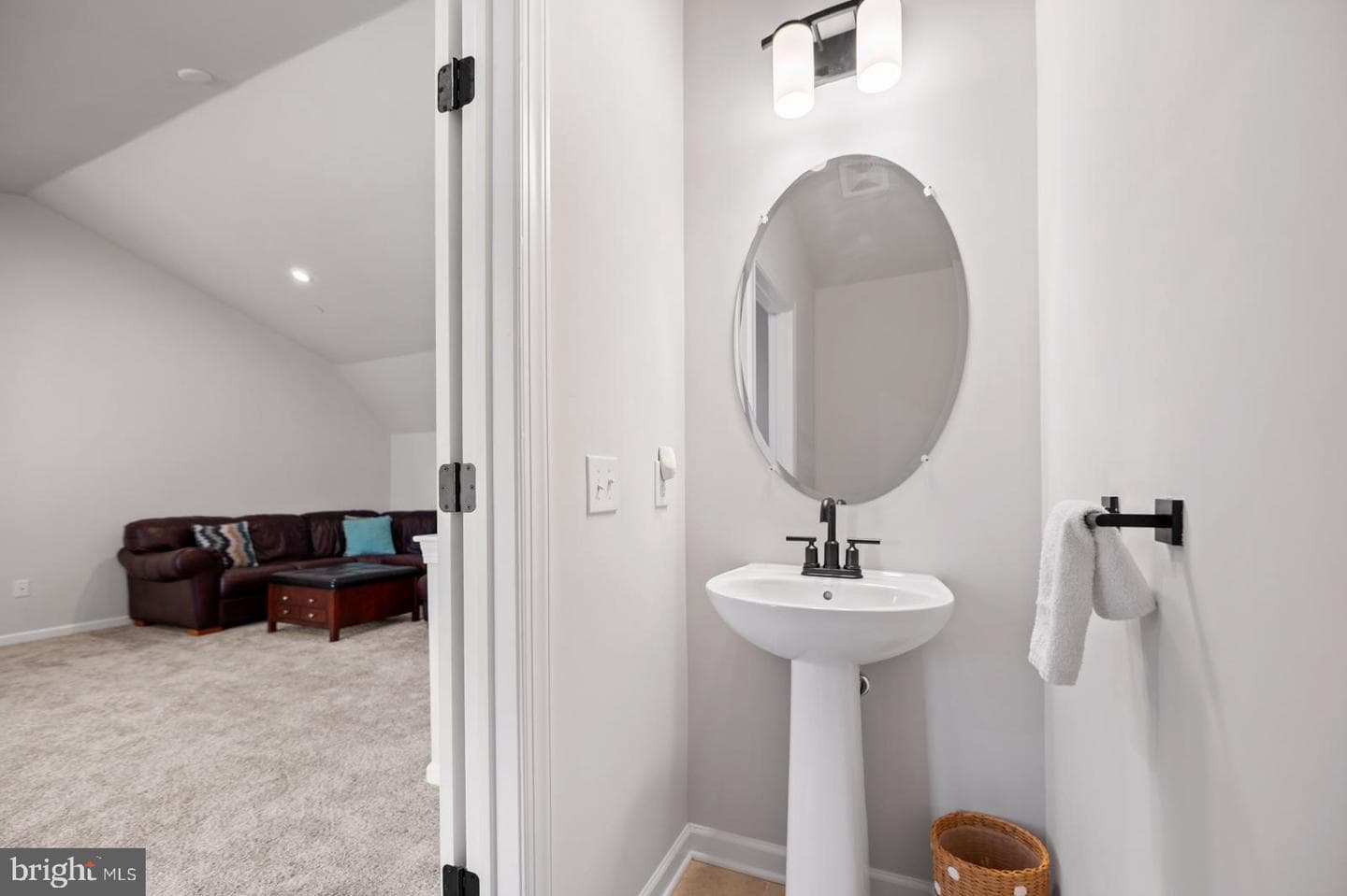 187 Smithworks Boulevard photo 43