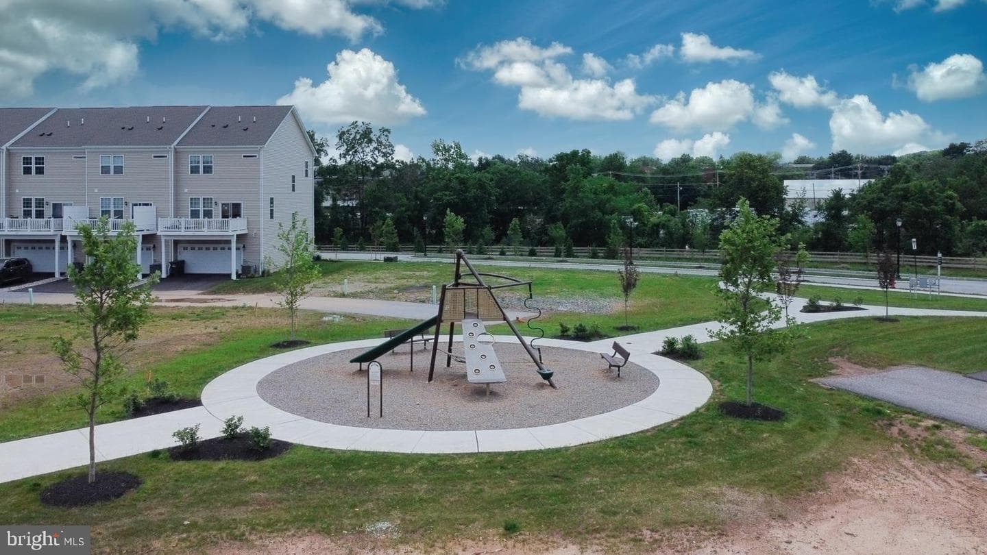 187 Smithworks Boulevard photo 51