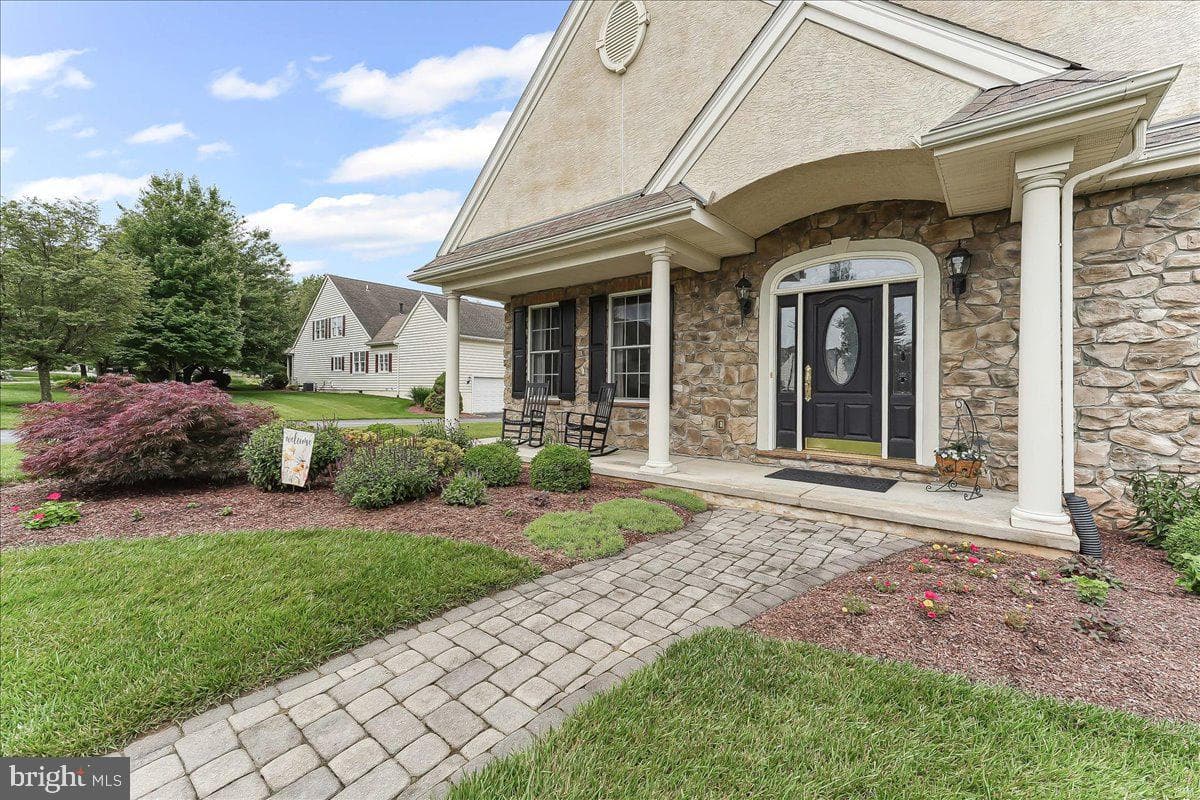 201 Brittany Drive photo 2