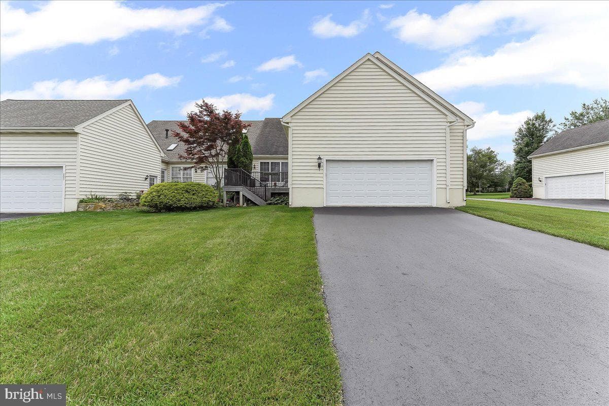 201 Brittany Drive photo 44