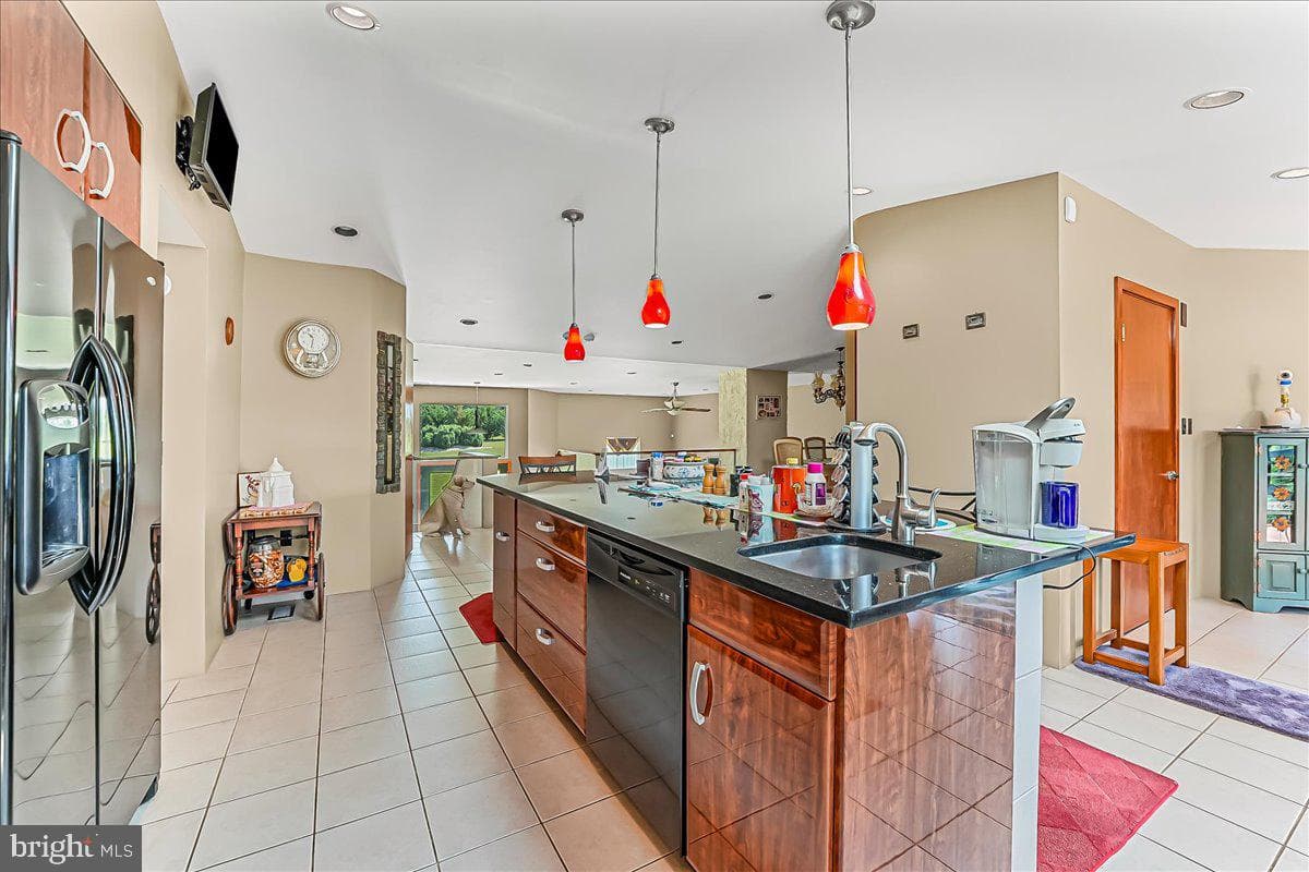 15 Wood Valley Lane photo 13