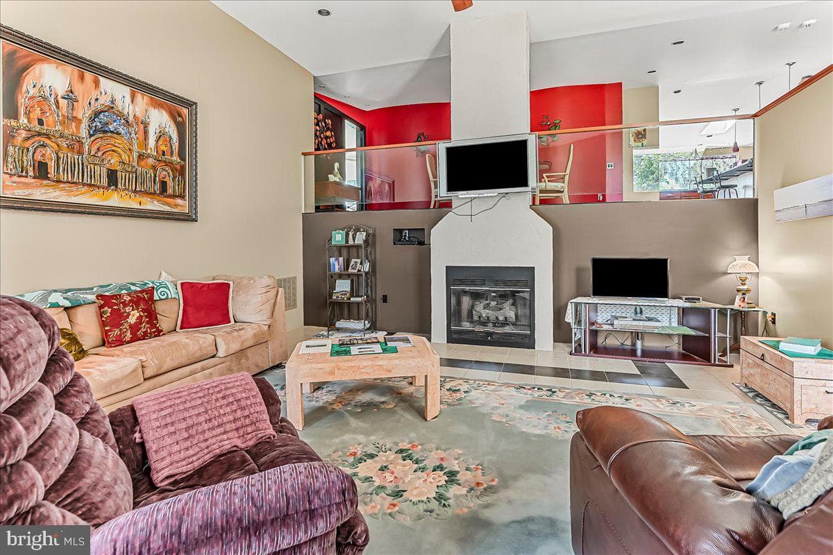 15 Wood Valley Lane photo 17