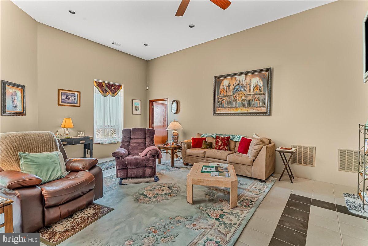 15 Wood Valley Lane photo 18