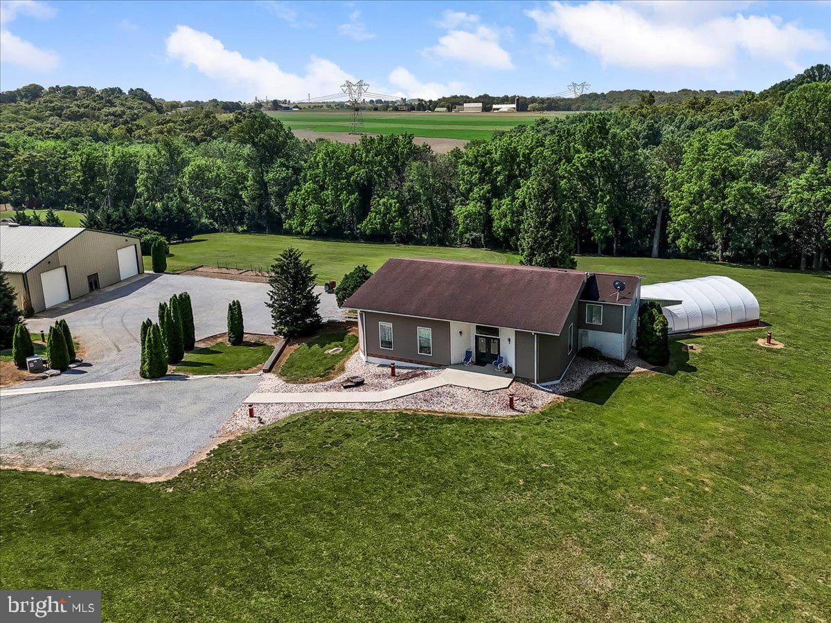 15 Wood Valley Lane photo 2