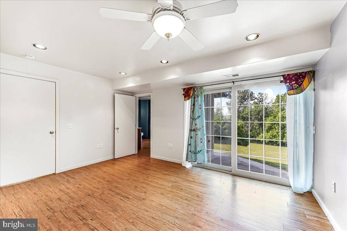 15 Wood Valley Lane photo 42