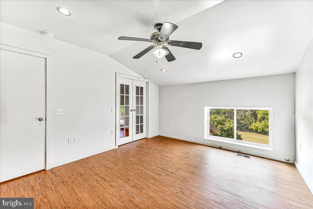 15 Wood Valley Lane photo 45