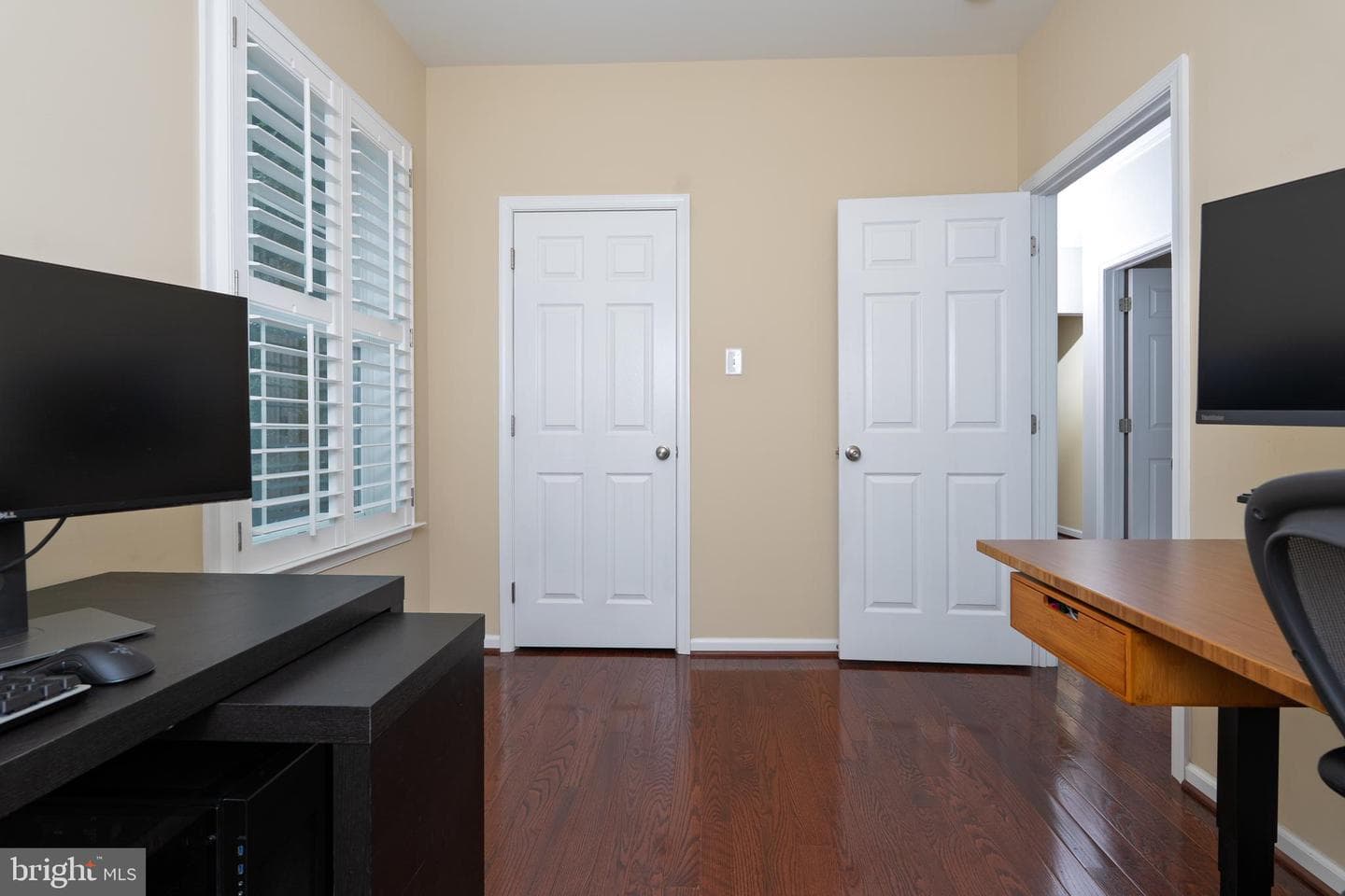 98 Spruce Alley photo 18