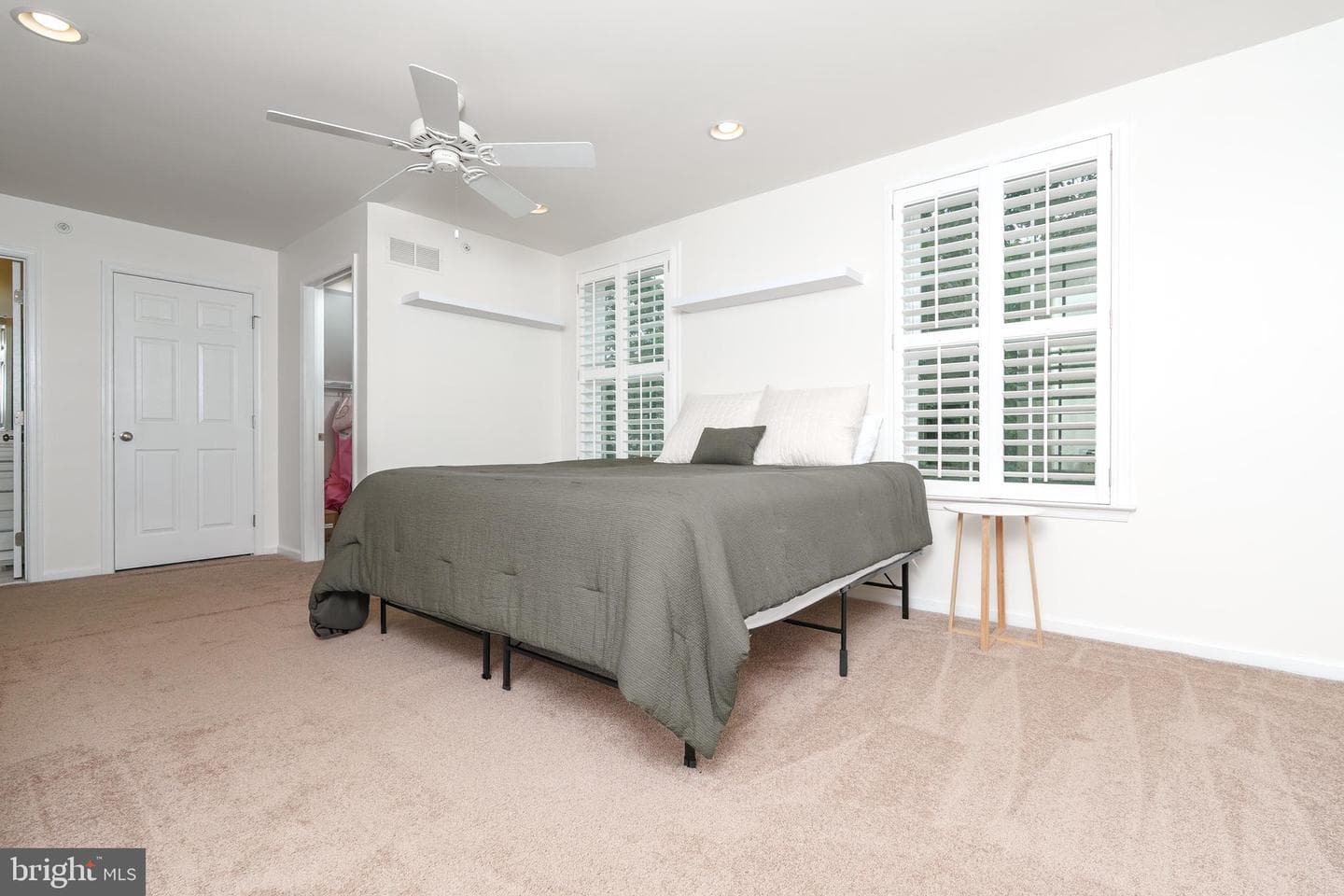 98 Spruce Alley photo 21