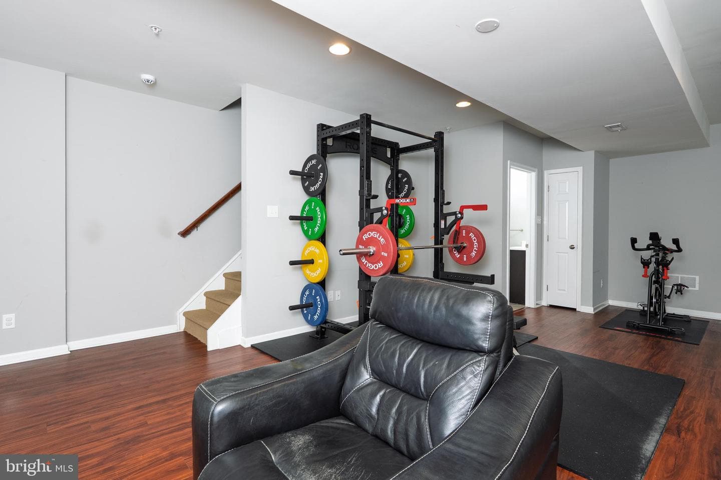 98 Spruce Alley photo 23