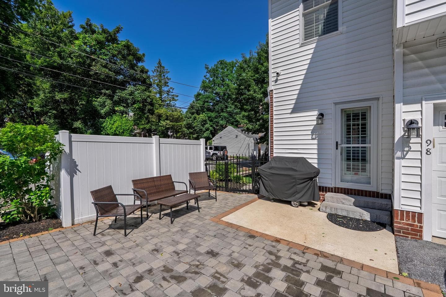 98 Spruce Alley photo 26