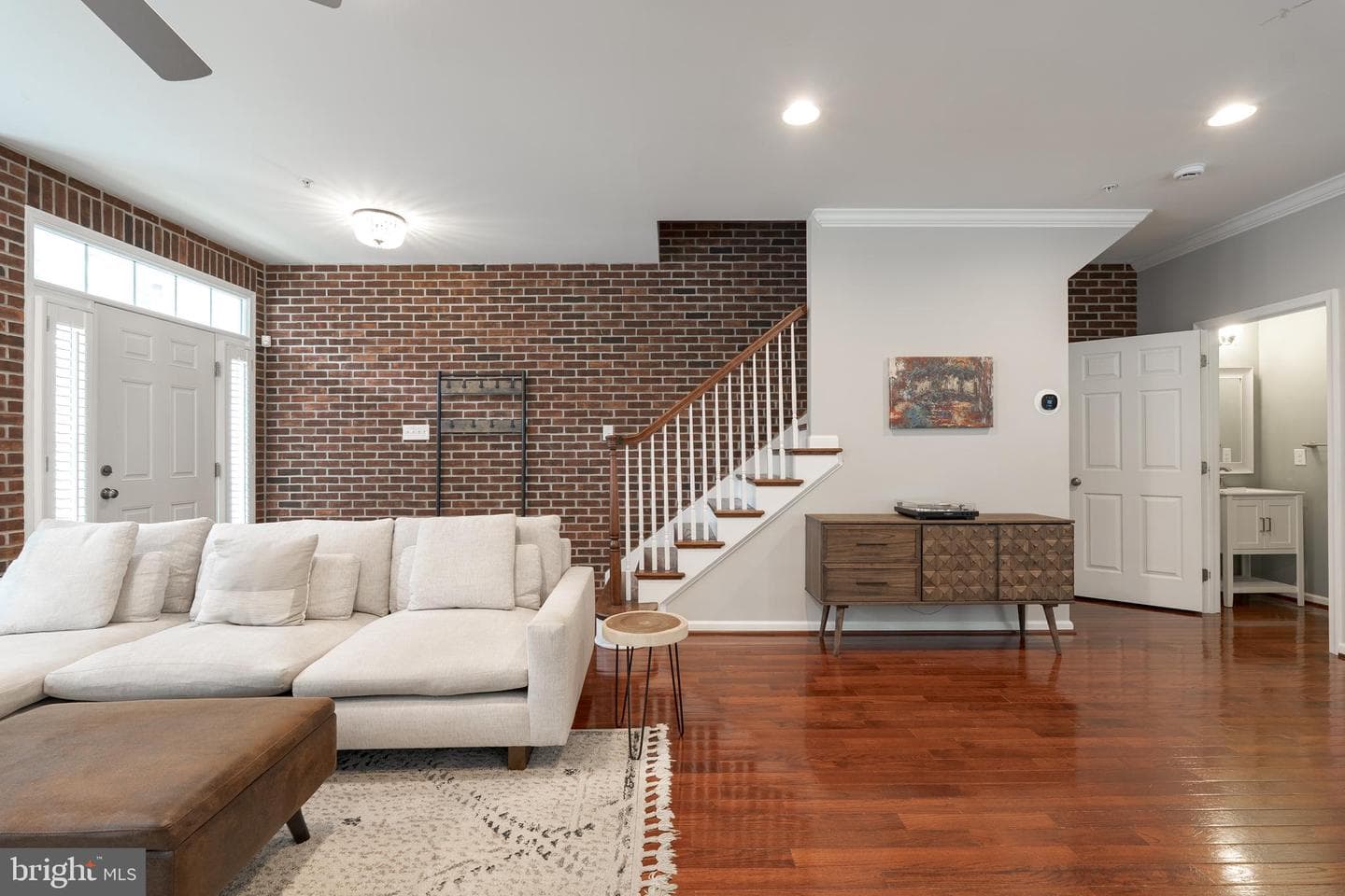 98 Spruce Alley photo 5