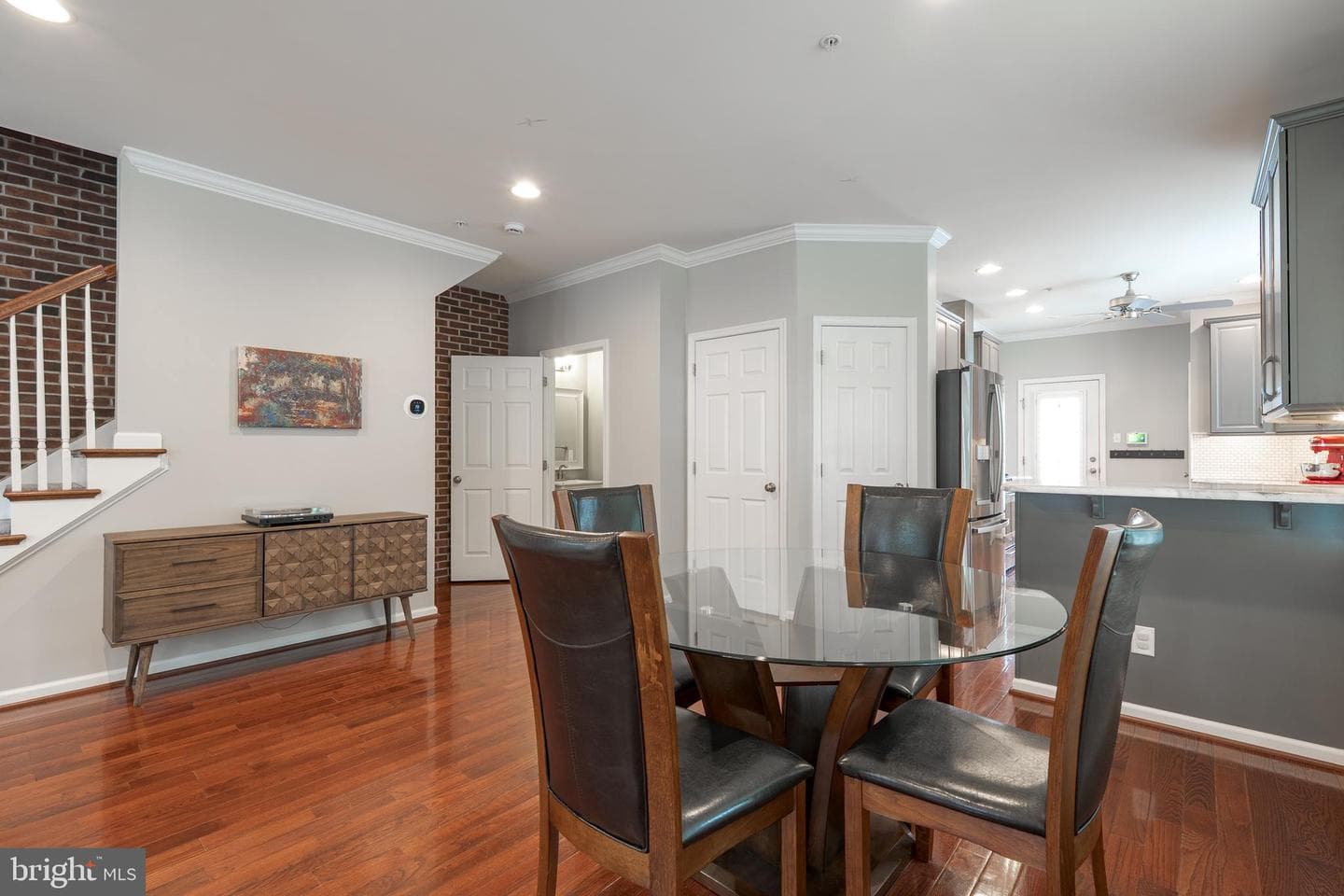 98 Spruce Alley photo 6