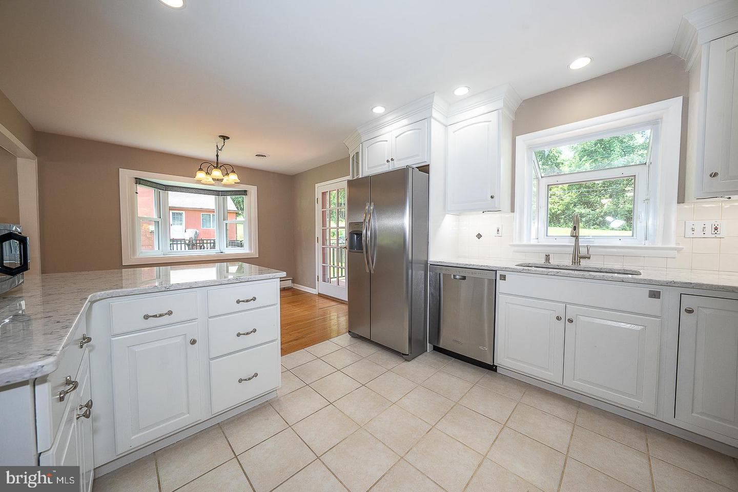 13 Bryan Avenue photo 19