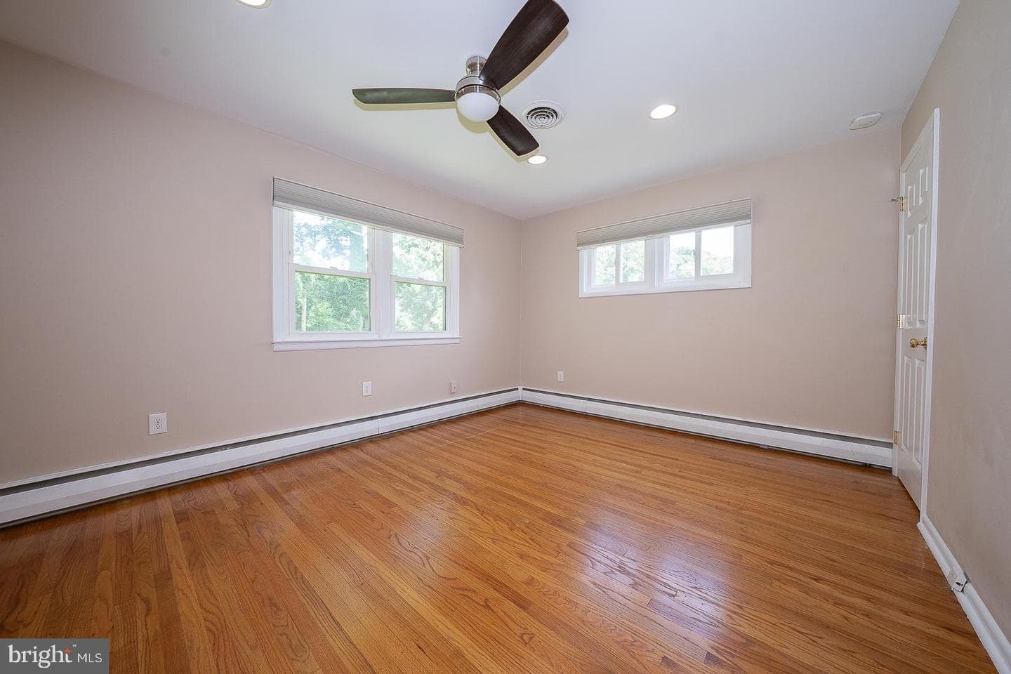 13 Bryan Avenue photo 23