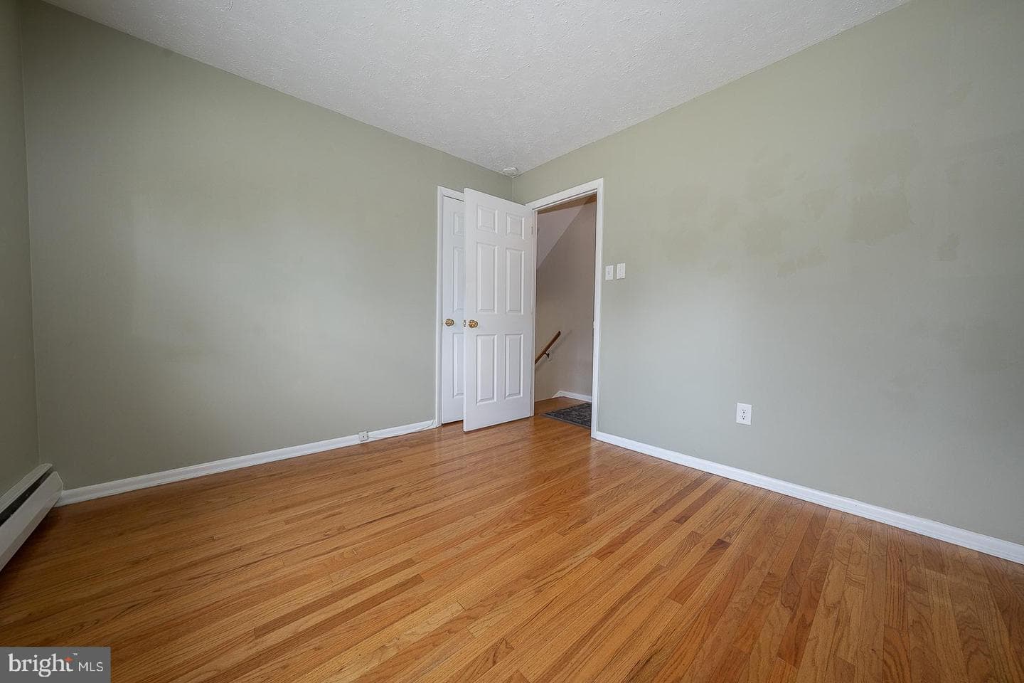 13 Bryan Avenue photo 24