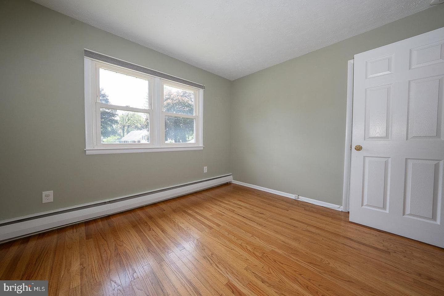 13 Bryan Avenue photo 27