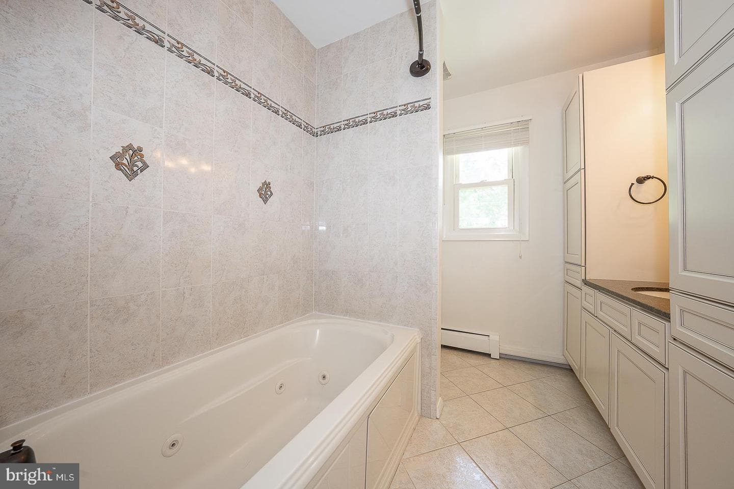 13 Bryan Avenue photo 29