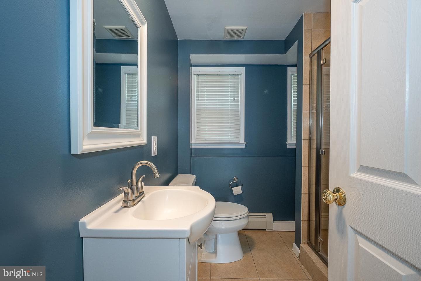 13 Bryan Avenue photo 36