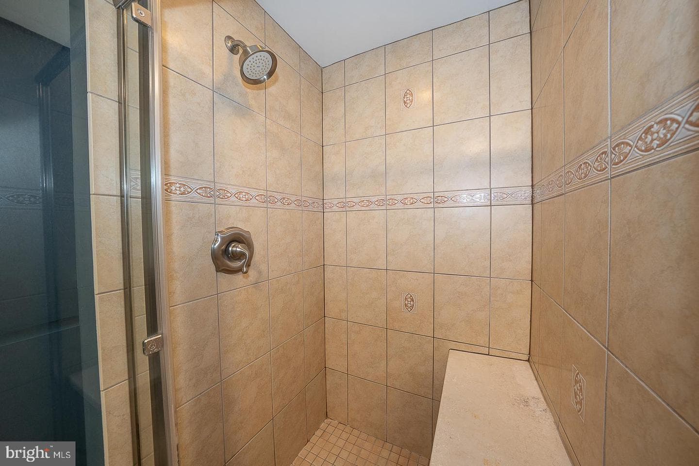 13 Bryan Avenue photo 37