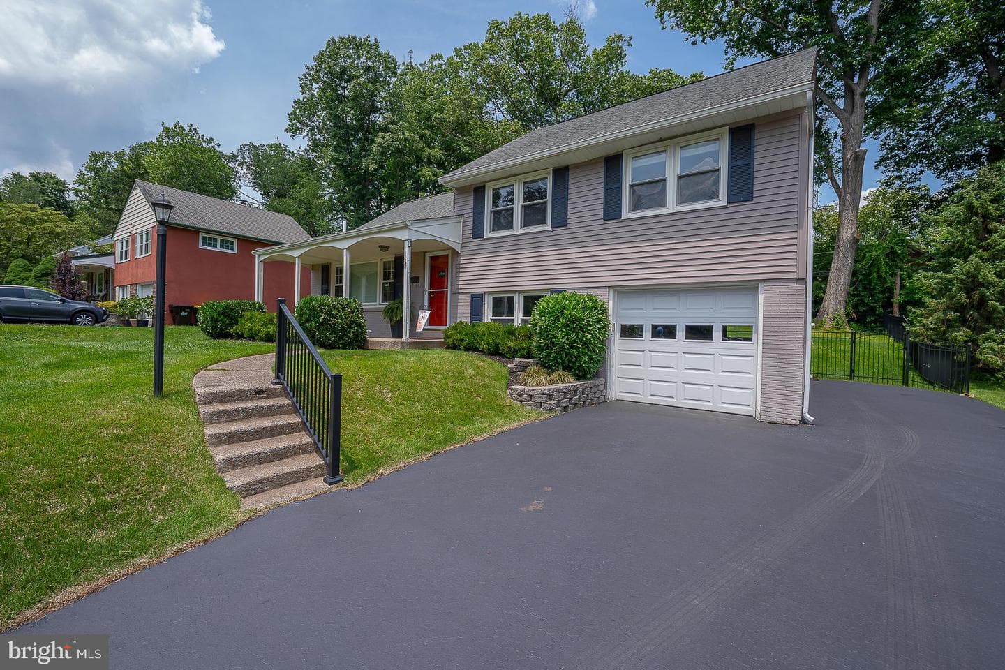 13 Bryan Avenue photo 4