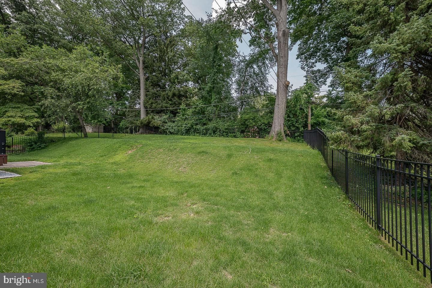 13 Bryan Avenue photo 43