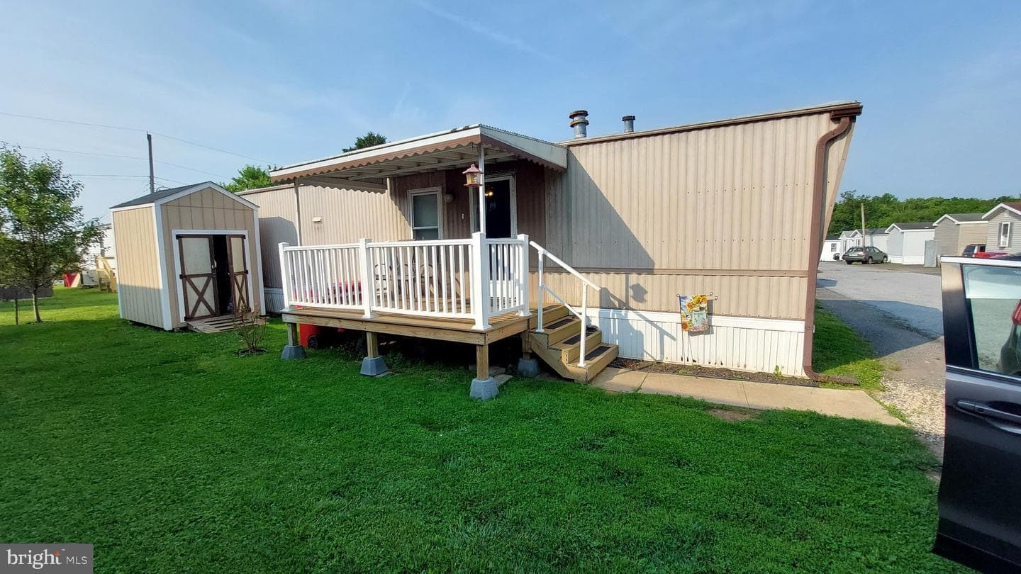 836 Buttonwood Avenue photo 1